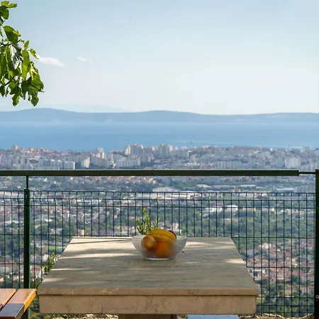 Beverly House Vila Klis