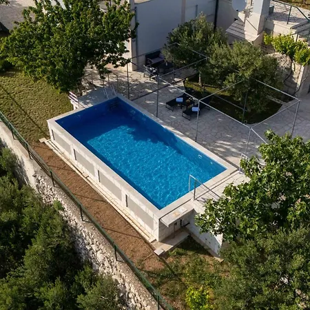 Beverly House Vila